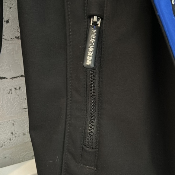 Superdry Windtrekker Jacket - Picture 4 of 11